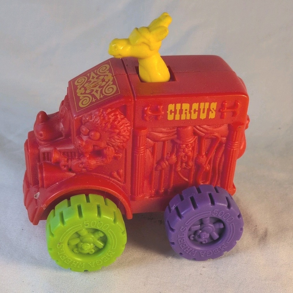 Wendy's Circus Toy Truck 1995 Red Giraffe Fast‎ Food Premium